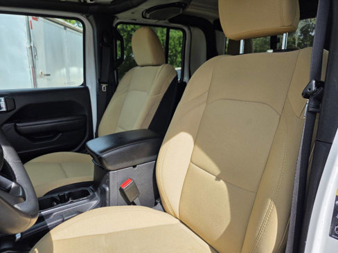 Used 2023 Jeep Gladiator Sport image 9