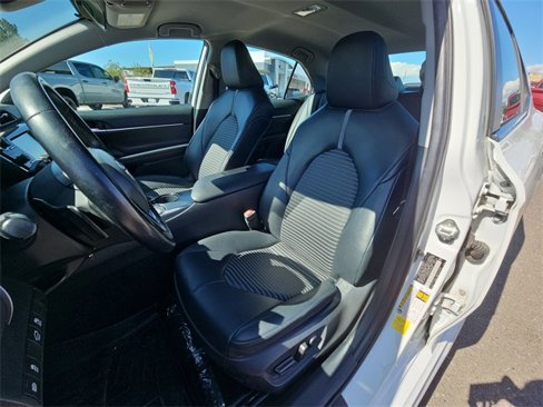 Used 2020 Toyota Camry SE image 14