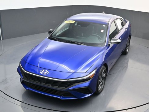Certified 2025 Hyundai Elantra Sport image 20