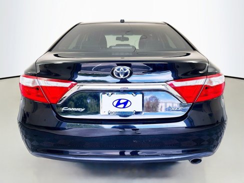 Used 2017 Toyota Camry XLE image 6