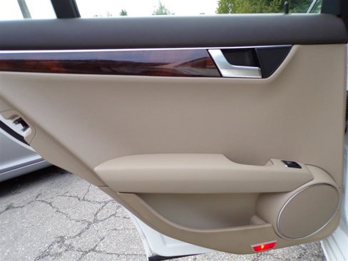 Used 2013 Mercedes-Benz C 300 4MATIC Sedan image 24