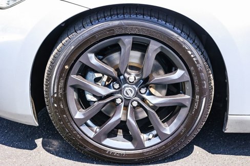 Used 2016 Nissan 370Z Coupe image 10