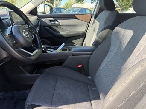 Used 2023 Nissan Rogue SV image 19