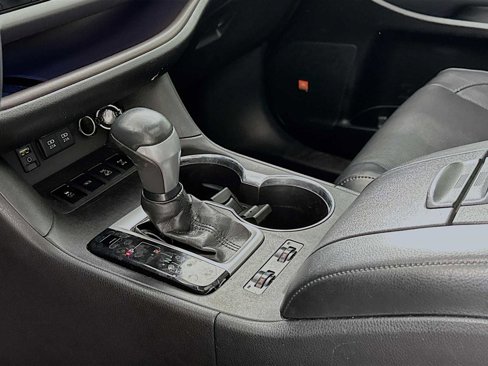 Used 2018 Toyota Highlander Limited image 16