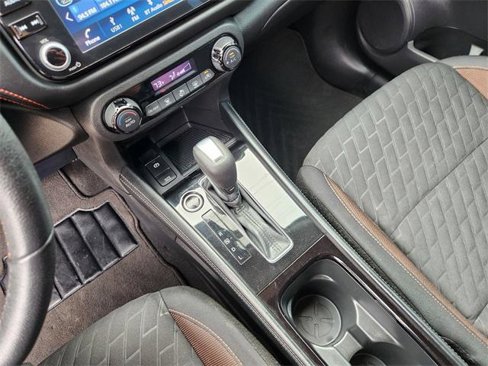 Used 2022 Nissan Kicks SR image 19