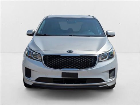 Used 2018 Kia Sedona LX w/ LX Essentials Premium Package image 2