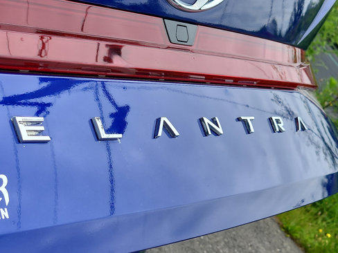 Used 2023 Hyundai Elantra SEL w/ Convenience Package image 30