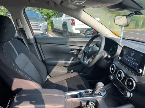 Used 2025 Nissan Sentra SV image 9