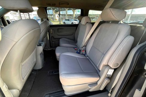 Used 2020 Kia Sedona LX image 17