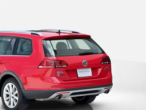 Used 2017 Volkswagen Golf Alltrack SE image 9