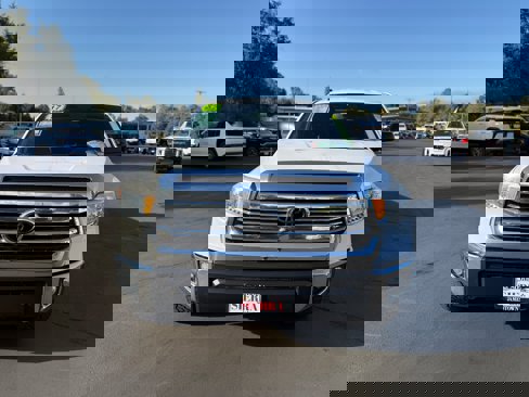 Used 2017 Toyota Tundra SR5 image 3