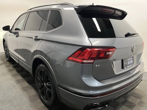 Used 2022 Volkswagen Tiguan SE R-Line image 21