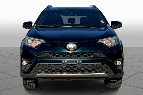 Used 2018 Toyota RAV4 SE image 3