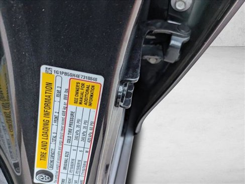 Used 2014 Chevrolet Cruze LS image 22