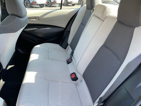 Used 2022 Toyota Corolla LE image 7