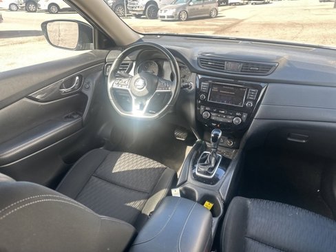 Used 2018 Nissan Rogue SV w/ Premium Package image 14