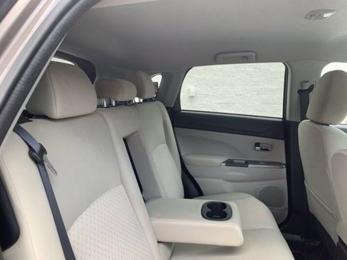Used 2018 Mitsubishi Outlander Sport ES image 35