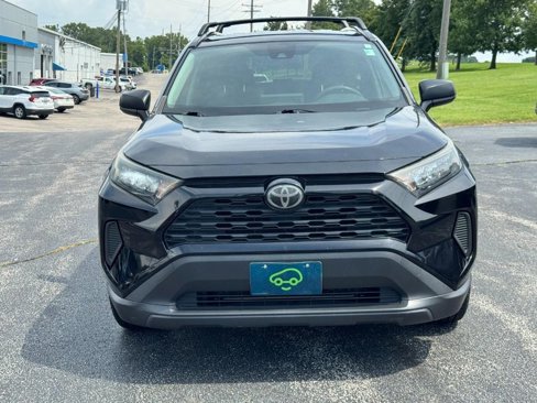 Used 2019 Toyota RAV4 LE image 9
