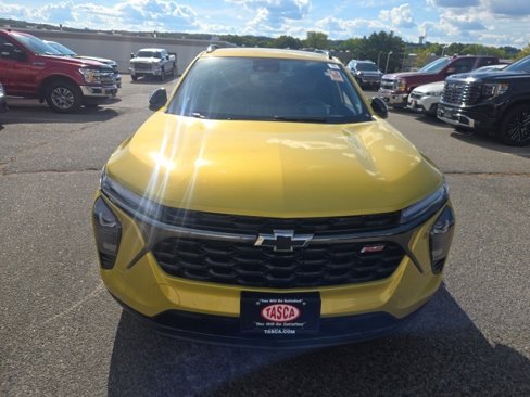 Used 2024 Chevrolet Trax RS w/ Driver Confidence Package image 2