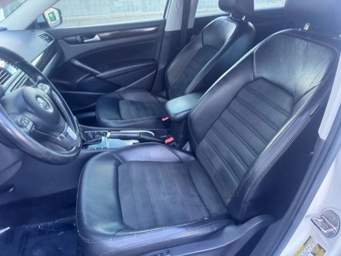 Used 2015 Volkswagen Passat TDI SEL Premium image 13