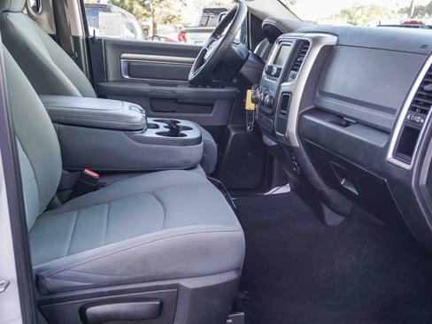 Used 2019 RAM 1500 Classic SLT image 13