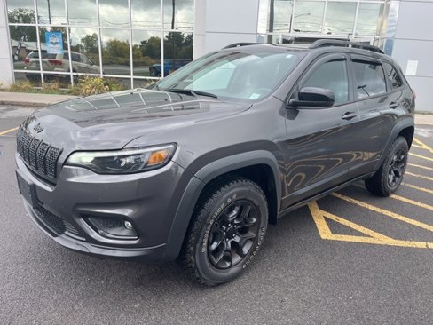 Used 2022 Jeep Cherokee Latitude image 2