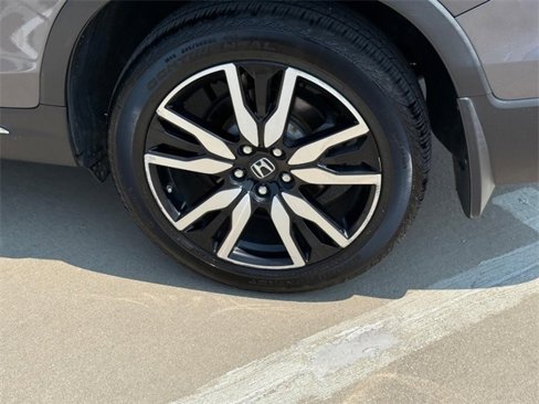 Used 2019 Honda Pilot Touring image 8