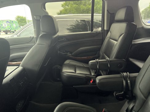 Used 2019 Chevrolet Suburban Premier image 16