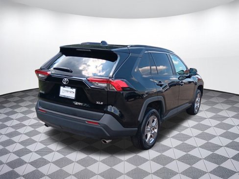 Used 2023 Toyota RAV4 XLE image 8