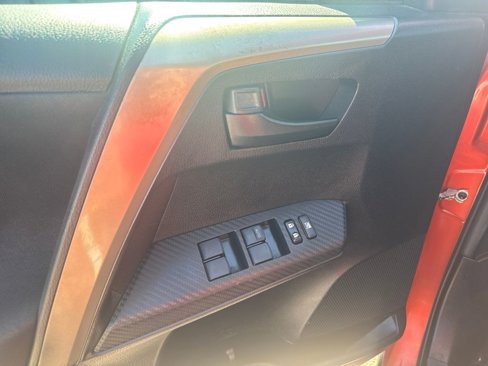 Used 2015 Toyota RAV4 LE image 33
