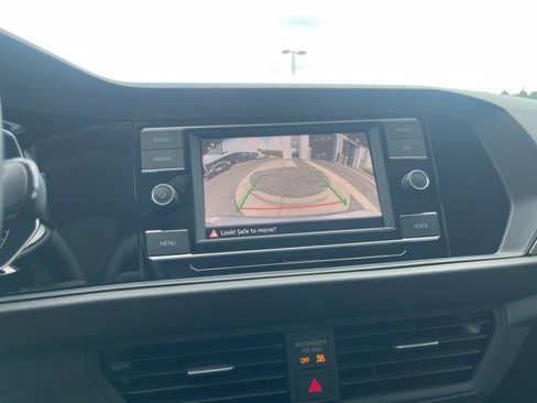 Certified 2021 Volkswagen Jetta SE image 20