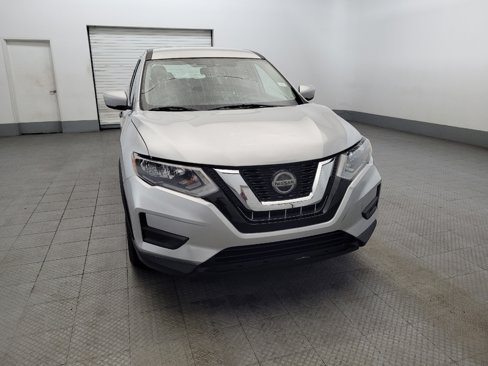 Used 2018 Nissan Rogue S image 14