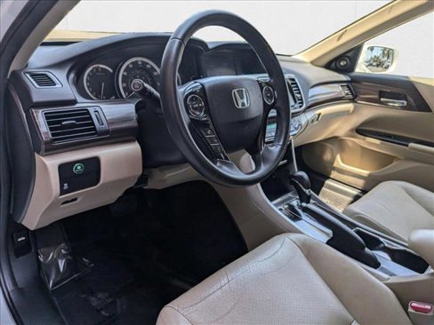 Used 2017 Honda Accord EX-L image 10