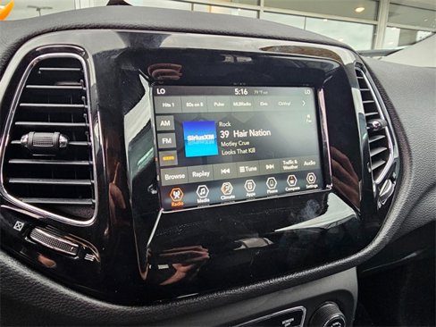 Used 2020 Jeep Compass Latitude image 23