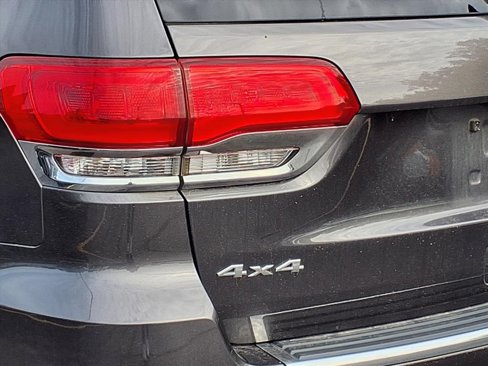 Used 2018 Jeep Grand Cherokee Overland image 24