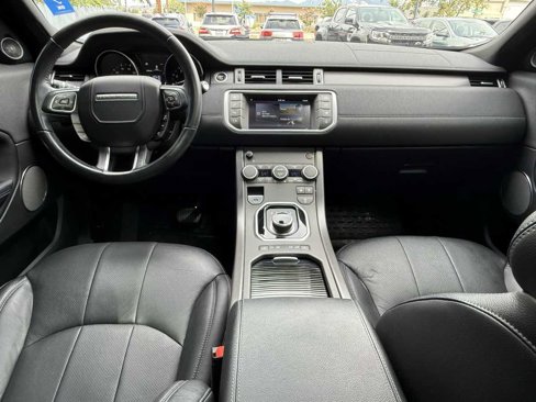 Used 2018 Land Rover Range Rover Evoque SE image 11
