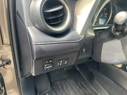 Used 2013 Toyota RAV4 XLE image 10