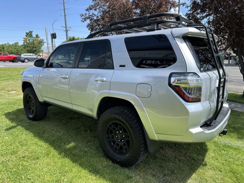 Used 2021 Toyota 4Runner SR5 Premium w/ Moonroof Package image 9