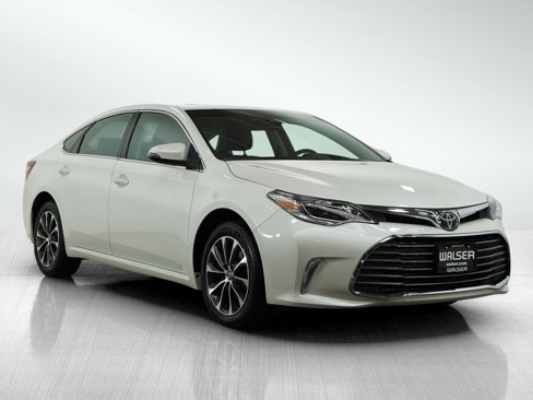 Used 2017 Toyota Avalon XLE Premium image 7