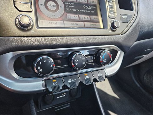 Used 2013 Kia Rio SX w/ Premium Pkg image 19