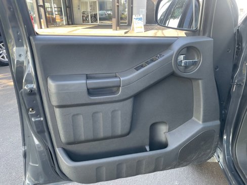 Used 2015 Nissan Xterra PRO-4X w/ Pro-4x Leather Package image 13