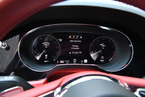 Used 2023 Bentley Bentayga image 15