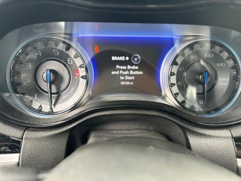 Used 2022 Chrysler 300 S image 9