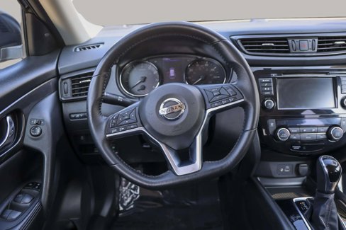 Used 2018 Nissan Rogue SV image 17