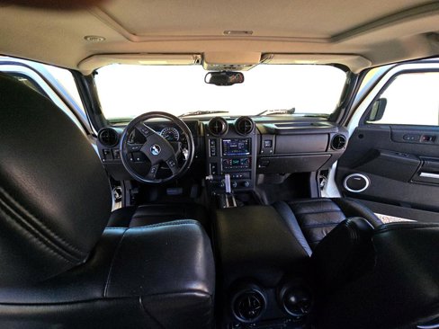 Used 2005 HUMMER H2 w/ Preferred Equipment Group image 27