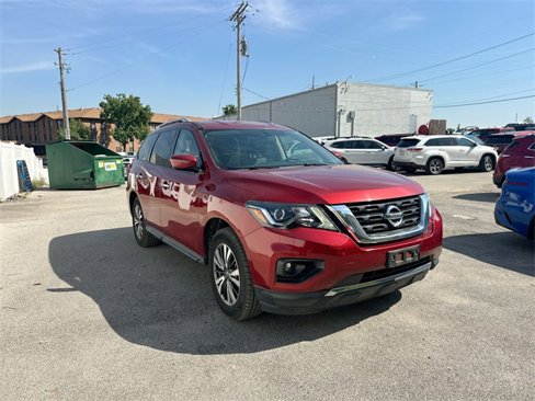 Used 2017 Nissan Pathfinder SV image 8