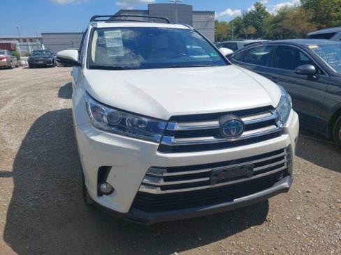 Used 2017 Toyota Highlander Limited image 2