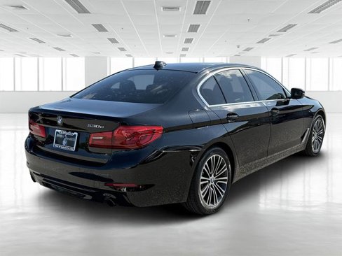 Used 2020 BMW 530e w/ Convenience Package image 4