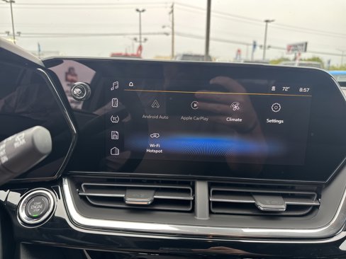 New 2025 Chevrolet Trax RS w/ Sunroof Package image 22