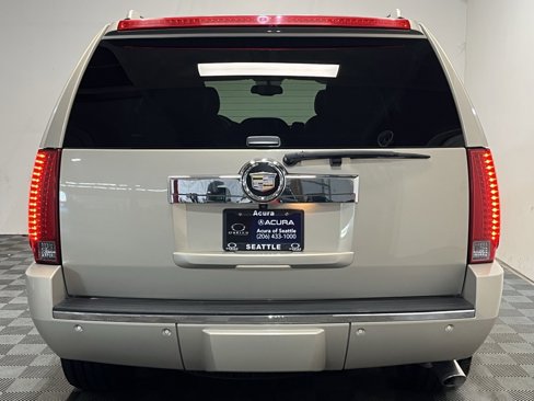 Used 2012 Cadillac Escalade Luxury image 22
